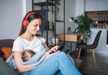 5 Best Parenting Podcasts for Valuable Insights and Tips